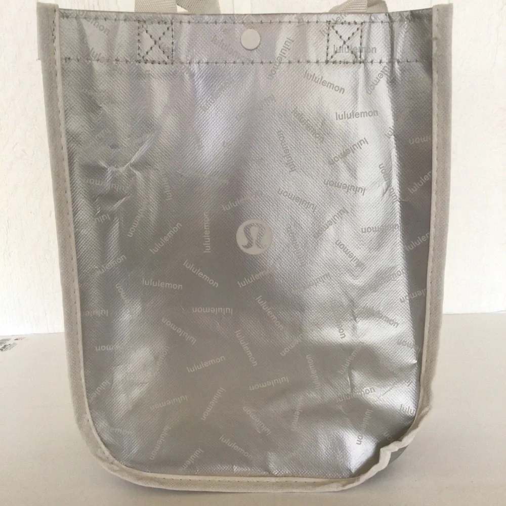 LULULEMON SILVER SMALL REUSABLE TOTE HOLIDAY 2022